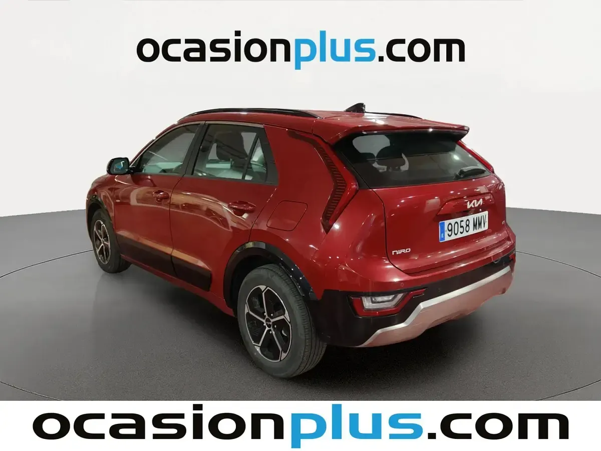Usado Kia Niro 141 CV (103 kW) 2024 Rojo SUV