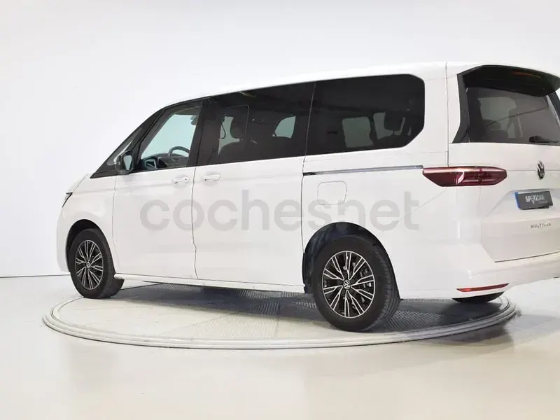 Usado VW Multivan Life 136 CV (100 kW) 2022 Blanco Monovolumen