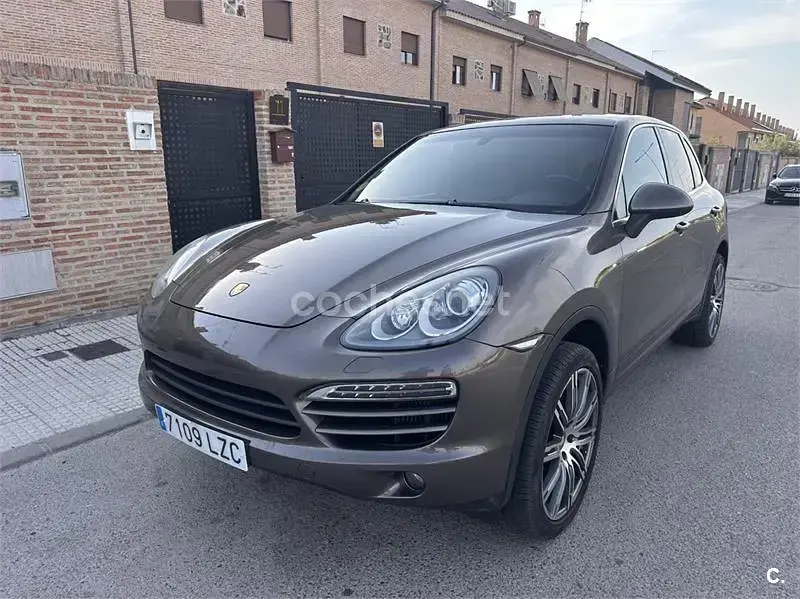 Usado Porsche Cayenne 240 CV (176 kW) 2011 Marrón SUV