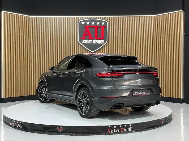 Usado Porsche Cayenne 462 CV (339 kW) 2021 Gris / plata SUV