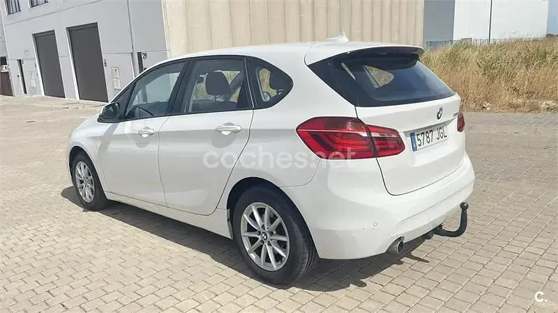 Usado BMW 218 150 CV (110 kW) 2015 Blanco Familiar