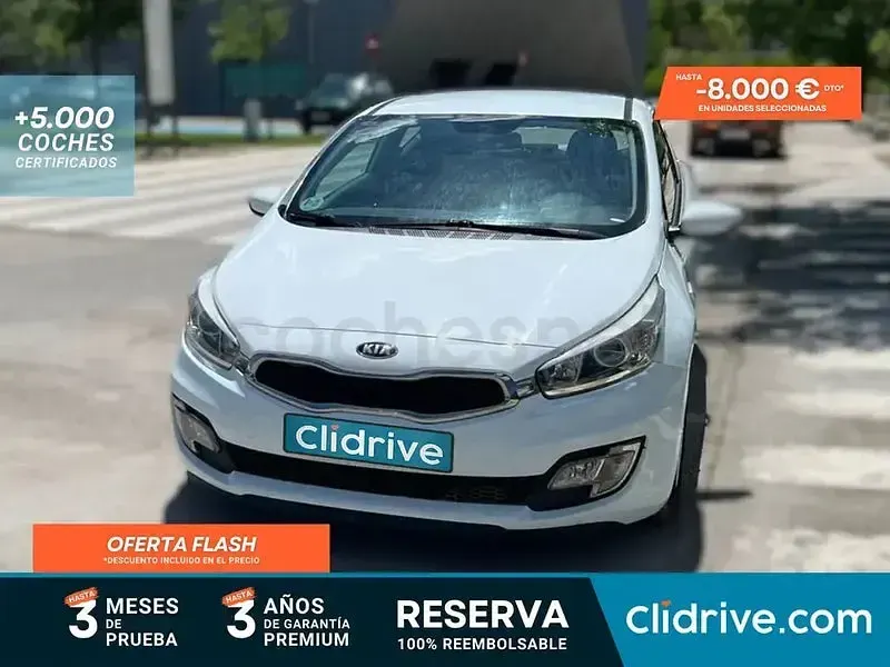 Usado Kia ProCeed 110 CV (80 kW) 2015 Blanco Utilitario