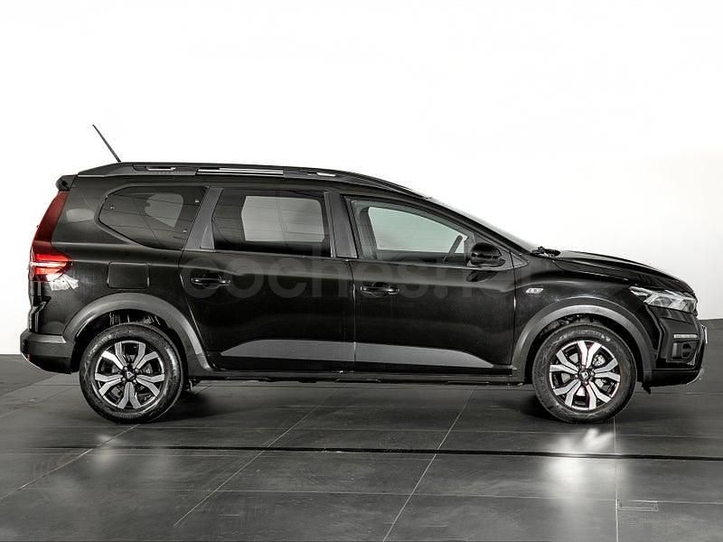 Usado Dacia Jogger Comfort 110 CV (80 kW) 2022 Negro Monovolumen