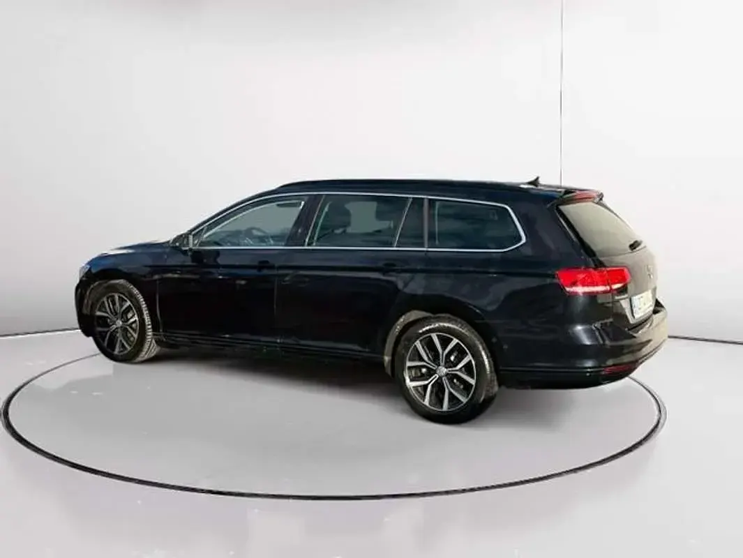 Usado VW Passat Advance 151 CV (111 kW) 2019 Negro Familiar