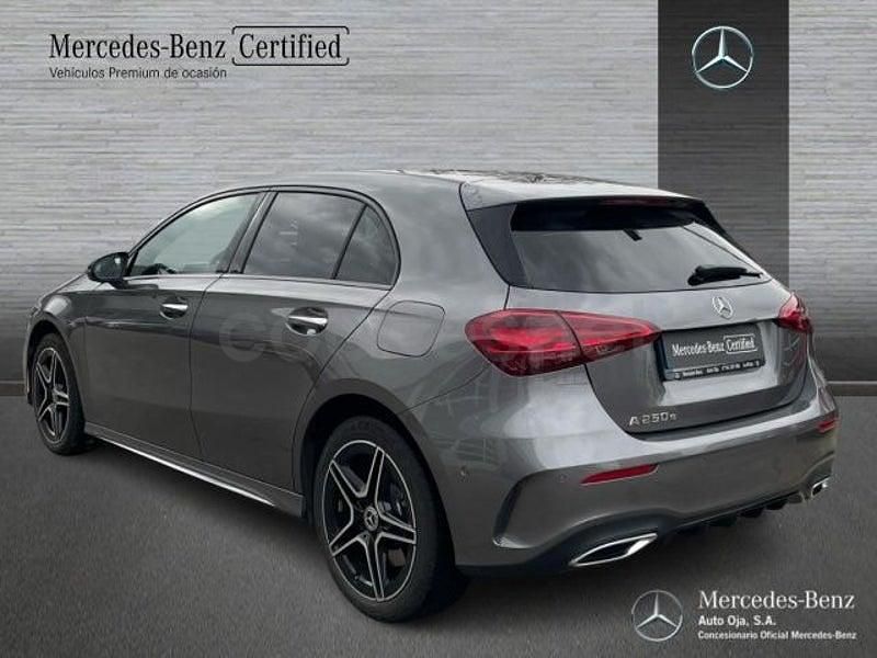 Usado Mercedes A250 218 CV (160 kW) 2025 Gris / plata Berlina