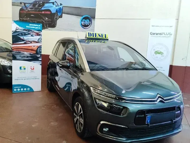 Usado Citroën Grand C4 Picasso Feel 120 CV (88 kW) 2017 Gris / plata Monovolumen