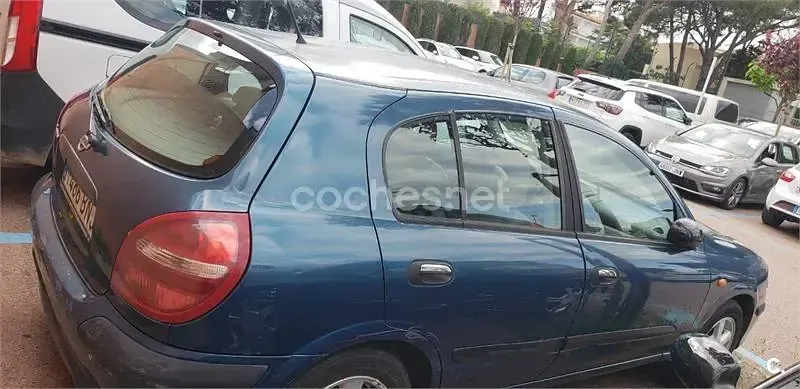Usado Nissan Almera 114 CV (83 kW) 2001 Azul Berlina