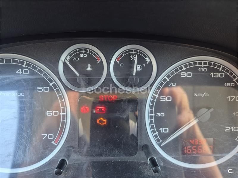 Usado Peugeot 307 75 CV (55 kW) 2003 Gris / plata Berlina