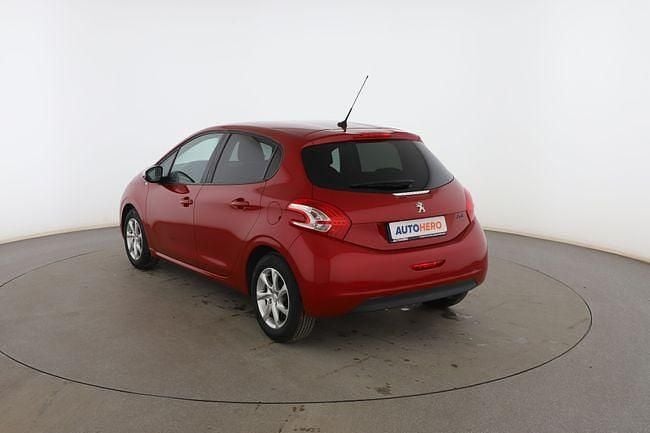 Usado Peugeot 208 Style 82 CV (60 kW) 2015 Rojo Utilitario
