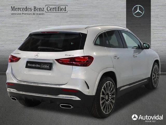 Usado Mercedes GLA220 AMG line 190 CV (139 kW) 2024 Plata iridio SUV