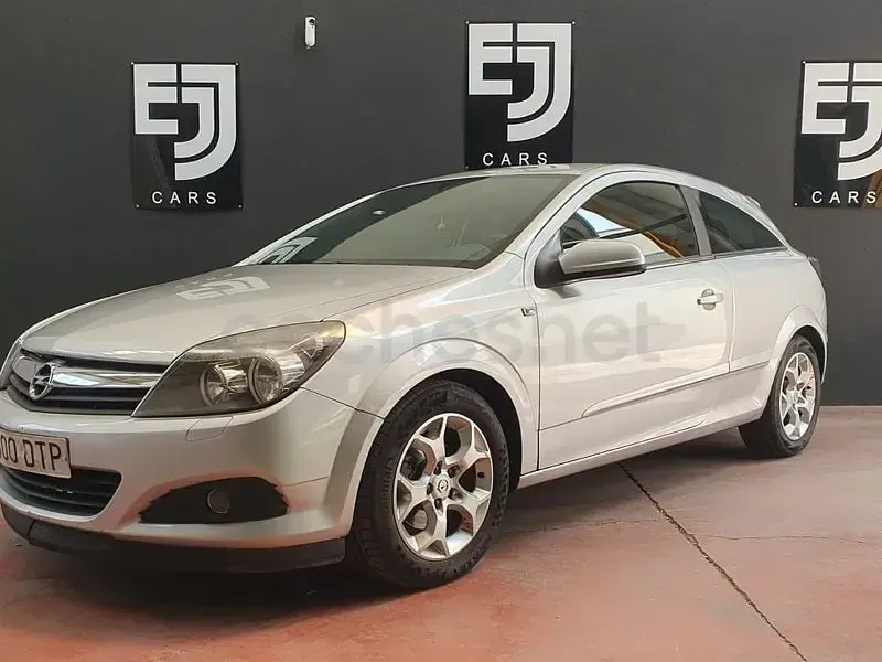Usado Opel Astra GTC Cosmo 125 CV (91 kW) 2006 Gris / plata Berlina