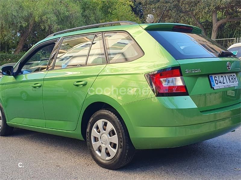 Usado Skoda Fabia Ambition 95 CV (69 kW) 2017 Verde Utilitario