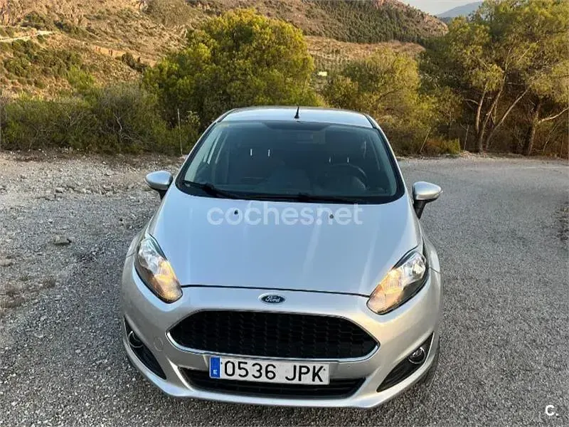 Usado Ford Fiesta Trend 82 CV (60 kW) 2016 Blanco Utilitario