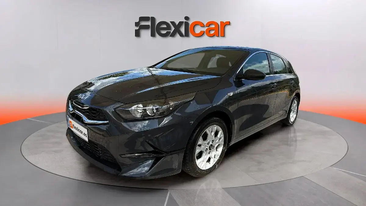 Occasion Kia Ceed 136 PK (100 kW) 2023 Grijs Hatchback