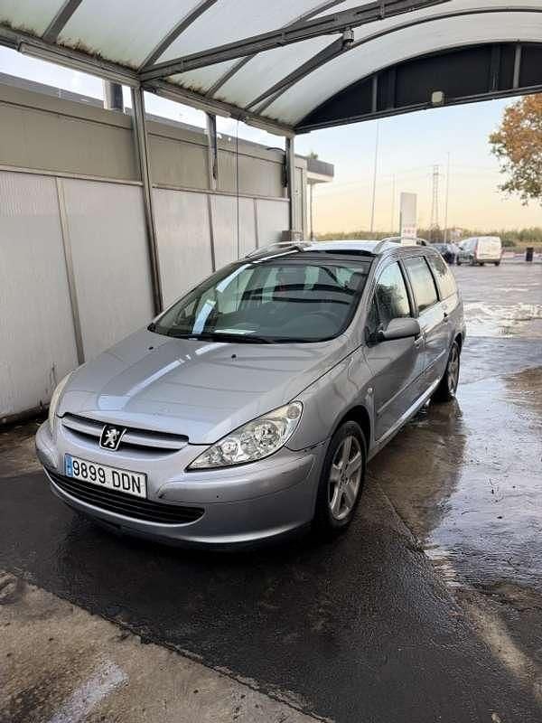 Usado Peugeot 307 110 CV (80 kW) 2004 Gris Utilitario