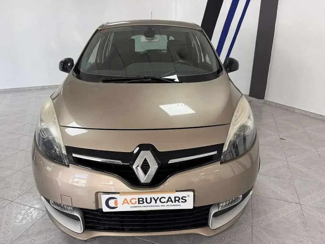 Usado Renault Scénic III Bose Edition 110 CV (80 kW) 2015 Beige Monovolumen