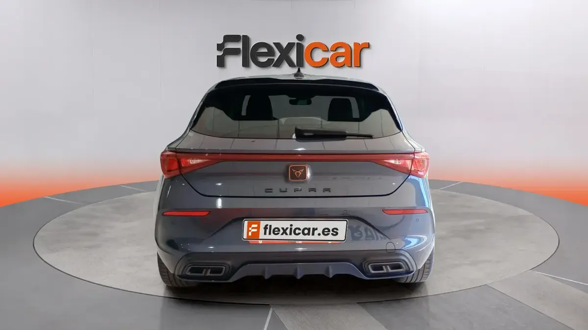 Usado Cupra Leon 150 CV (110 kW) 2023 Gris Berlina