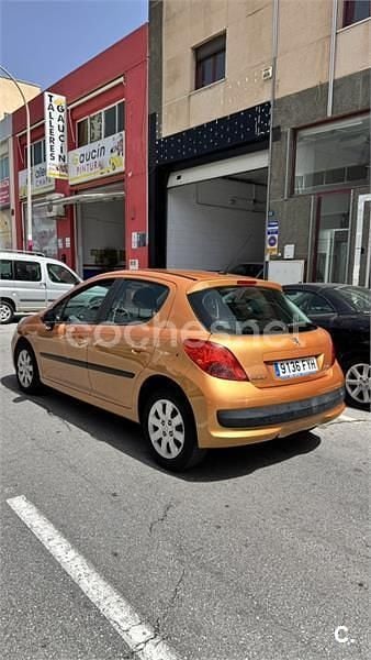 Usado Peugeot 207 75 CV (55 kW) 2007 Naranja Berlina