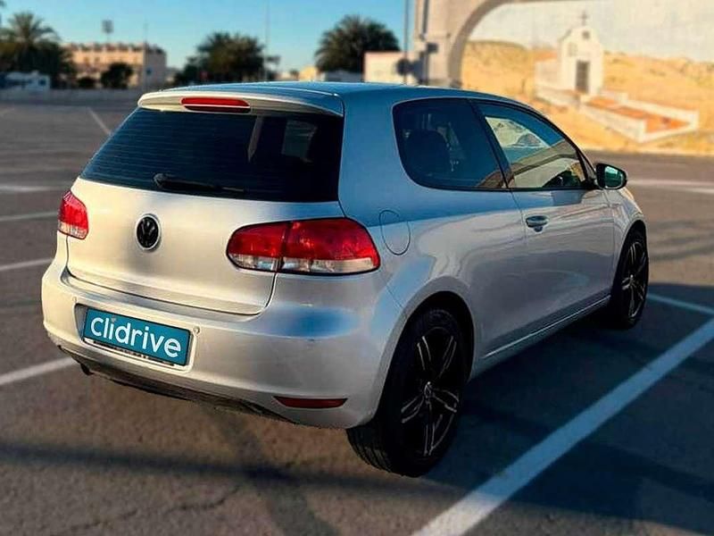 Usado VW Golf VI 105 CV (77 kW) 2010 Gris Utilitario