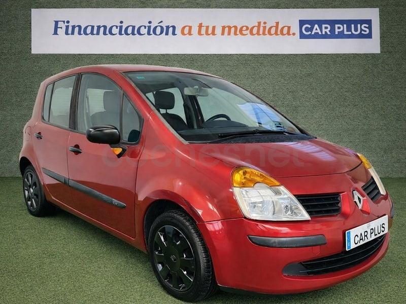 Usado Renault Modus Authentique 70 CV (51 kW) 2006 Granate Monovolumen