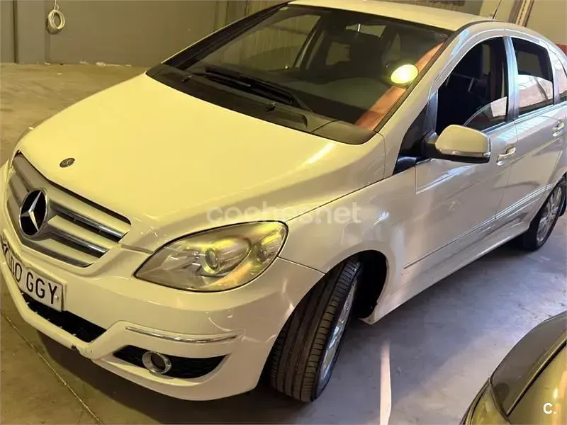 Usado Mercedes B200 140 CV (102 kW) 2008 Blanco Monovolumen