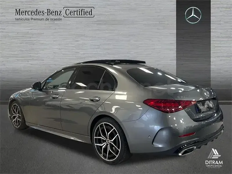 Usado Mercedes C220 200 CV (147 kW) 2024 Gris / plata Berlina