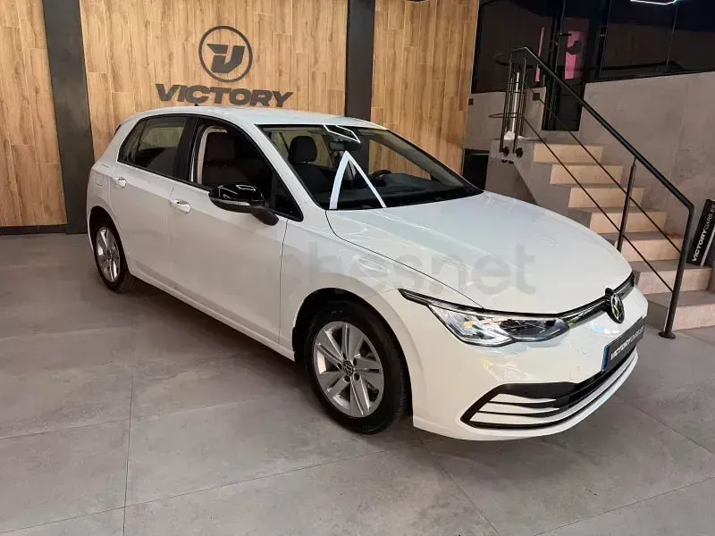 Usado VW Golf VIII 110 CV (80 kW) 2023 Blanco Berlina