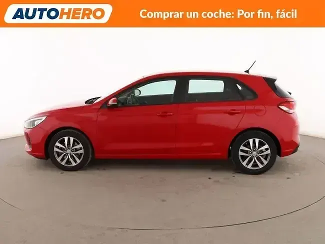 Usado Hyundai i30 120 CV (88 kW) 2017 Rojo Berlina