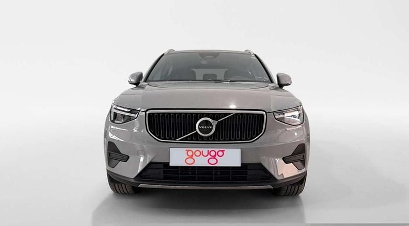 Käytetty Volvo XC40 Core 163 HP (119 kW) 2023 Katumaasturi
