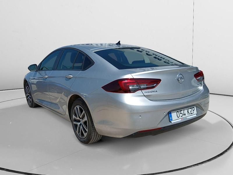 Usado Opel Insignia Selective 110 CV (80 kW) 2019 Gris Berlina