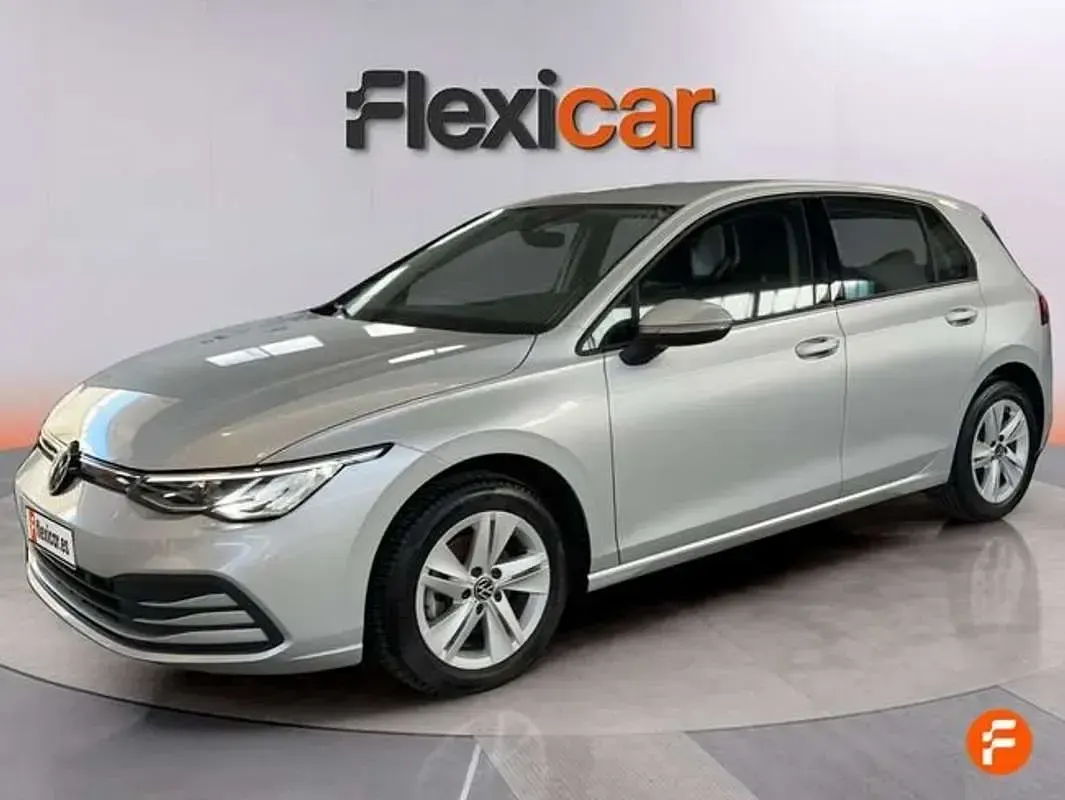 Usado VW Golf VIII Life 116 CV (85 kW) 2022 Gris Utilitario
