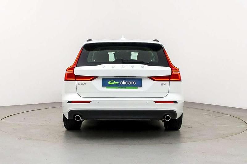 Usado Volvo V60 Momentum 197 CV (144 kW) 2021 Blanco Familiar