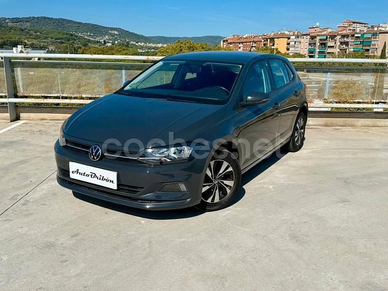 Usado VW Polo Advance 95 CV (69 kW) 2021 Gris / plata Berlina
