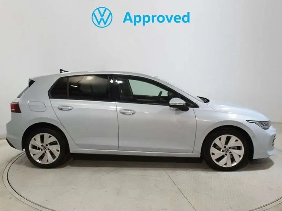 Usado VW Golf VIII 116 CV (85 kW) 2025 Gris Utilitario