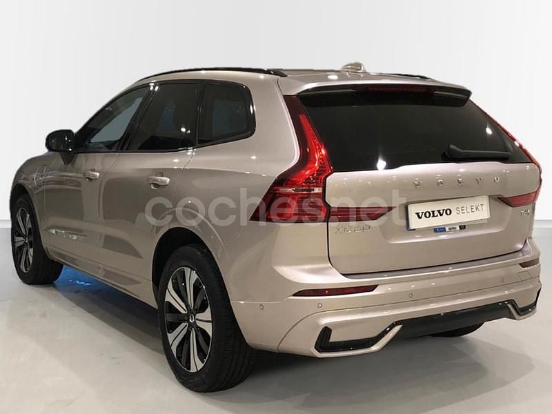 Usado Volvo XC60 Plus 350 CV (257 kW) 2025 Beige SUV