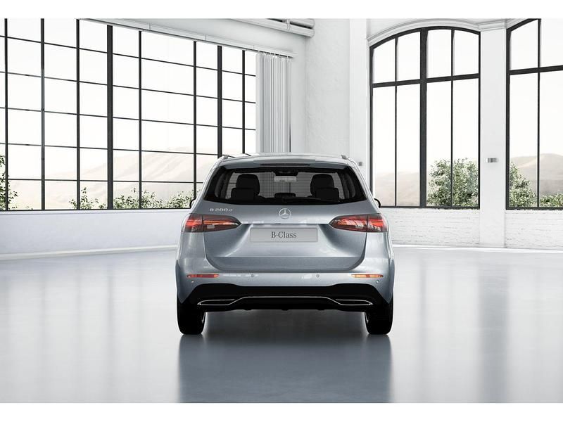 Nuevo Mercedes B200 149 CV (109 kW) 2025 Gris Monovolumen