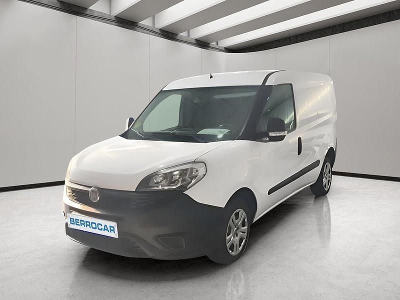 Usado Fiat Doblò 90 CV (66 kW) 2015 Blanco Monovolumen