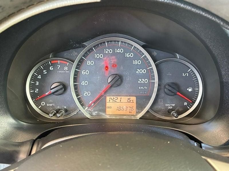 Usado Toyota Yaris Active 69 CV (50 kW) 2014 Blanco Utilitario