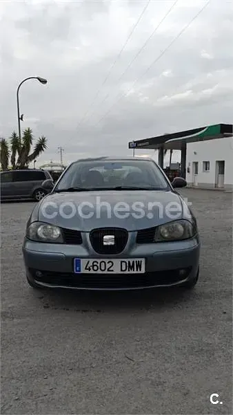 Usado Seat Cordoba Reference 75 CV (55 kW) 2005 Azul Berlina