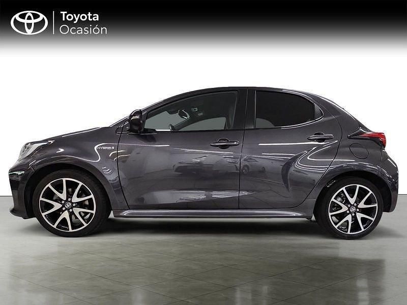 Usado Toyota Yaris Style 116 CV (85 kW) 2021 Gris oscuro Utilitario