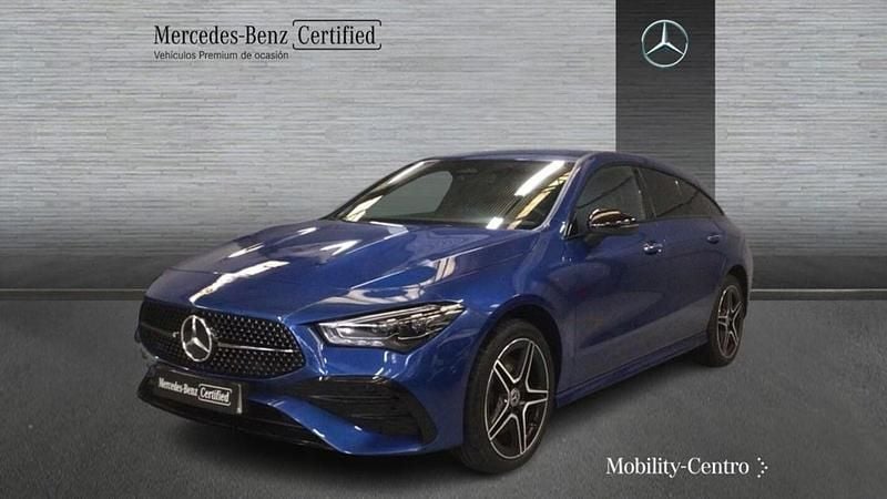 Usado Mercedes CLA250 AMG line 163 CV (119 kW) 2024 Azul denim metalizado Berlina