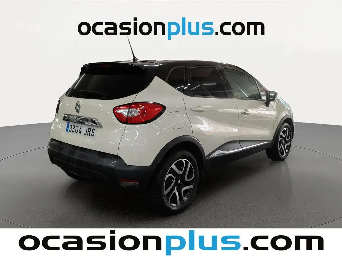 Usado Renault Captur Zen 110 CV (80 kW) 2016 Beige SUV