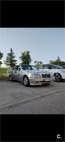 Usado Mercedes C280 193 CV (141 kW) 1998 Gris / plata Berlina