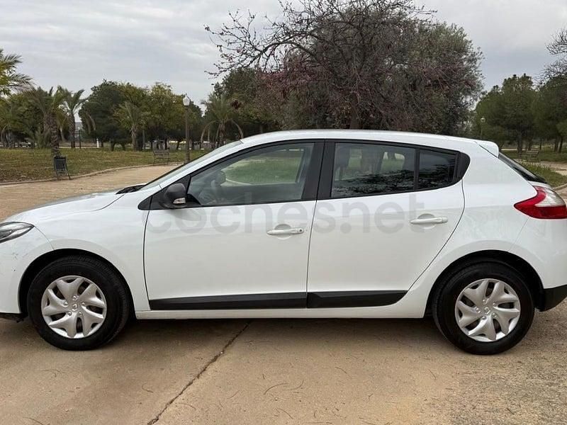 Usado Renault Mégane Intens 115 CV (84 kW) 2014 Blanco Berlina