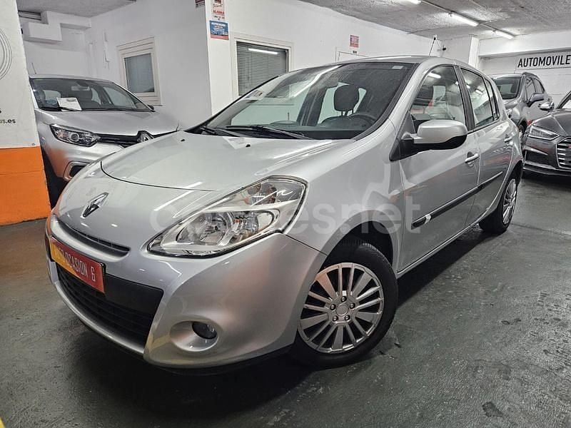 Gris / plata Usado 2010 Renault Clio II Berlina | 4990 € (Precio justo) - Imagen 1/4