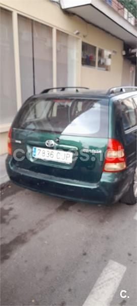Verde Usado 2003 Toyota Corolla Terra Familiar | 2000 € - Imagen 1/4
