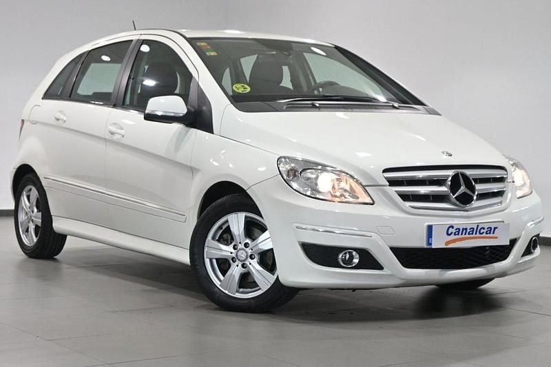 Usado Mercedes B200 140 CV (102 kW) 2010 Blanco Monovolumen