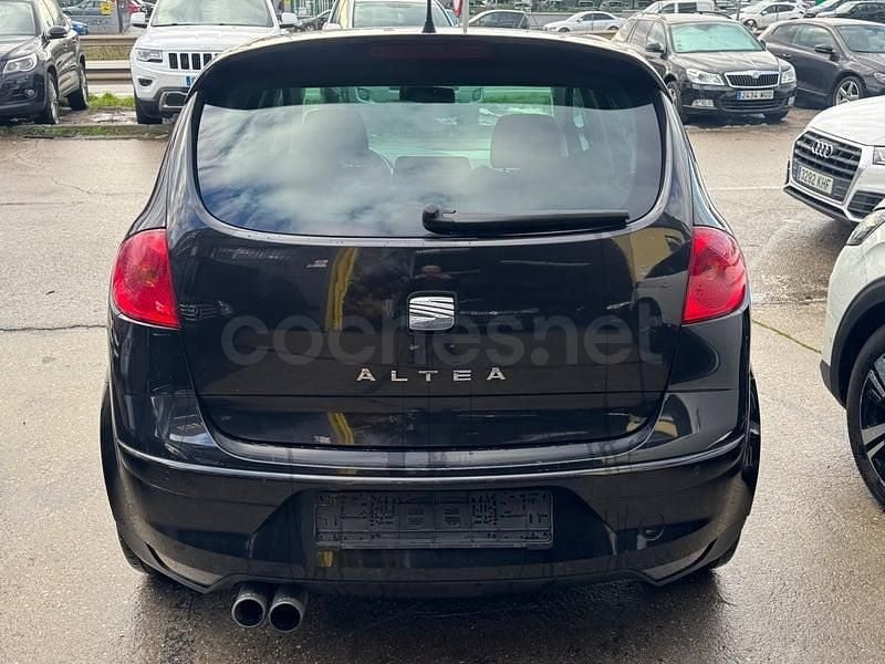Usado Seat Altea Reference 125 CV (91 kW) 2008 Negro Monovolumen