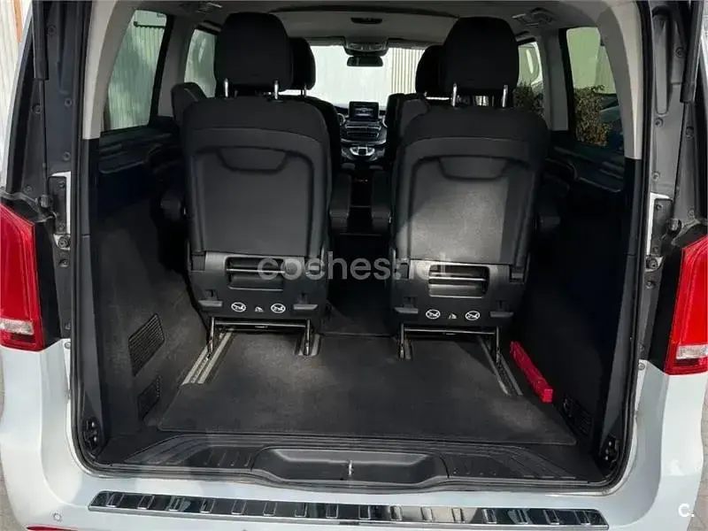 Usado Mercedes E250 Avantgarde 204 CV (150 kW) 2017 Gris / plata Monovolumen