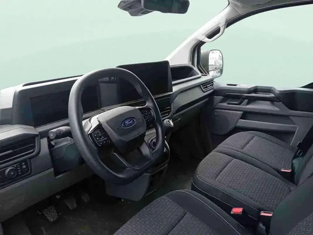Usado Ford Transit Custom Trend 110 CV (80 kW) 2024 Blanco Van